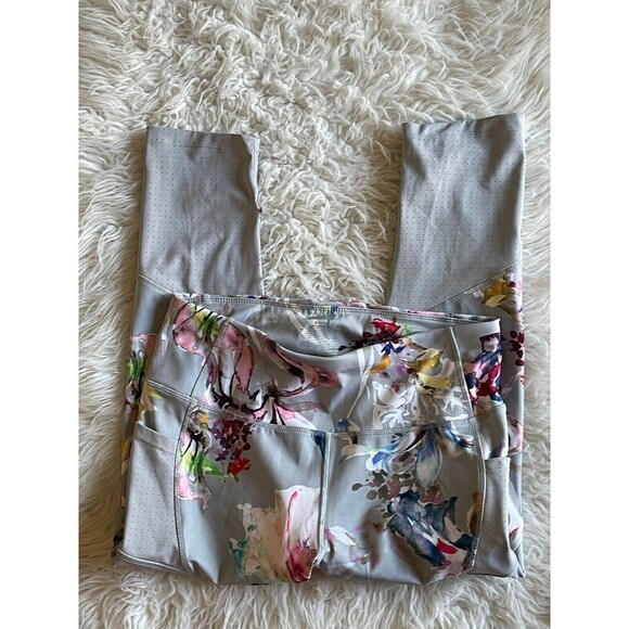 Avia Women's Size Medium Floral Watercolor Cropped Leggings C30 - Picture 3 of 8